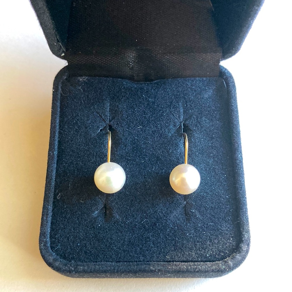 14K Yellow Gold Pearl Leverback Earrings